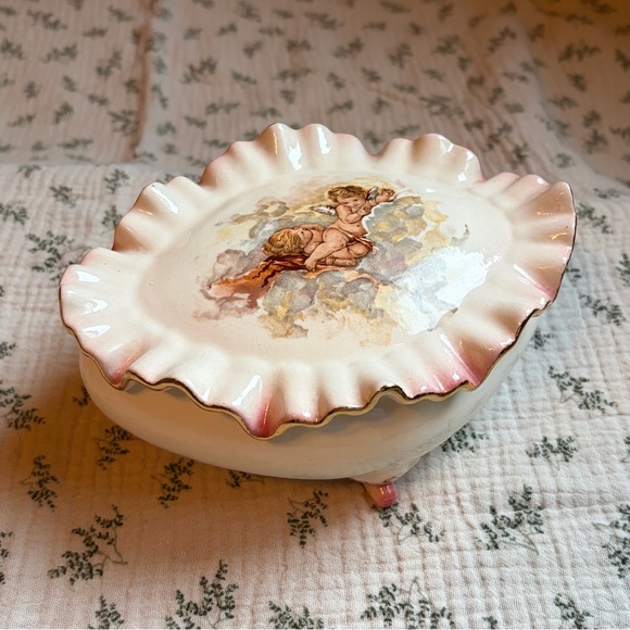 Antique Cherub Trinket Dish/Pill Box - Picture 3 of 5